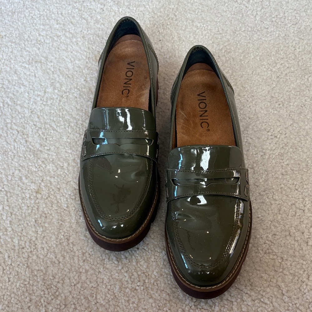 Vionic Women’s Green Patent Loafers
